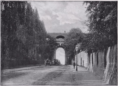 Highgate Archway, Looking northwards